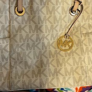 MK PURSE USED CONDITION!